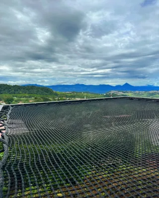Experiencia Única en Montaña, a tan Solo 8 Minutos de la Ciudad: Natural Glamcr Hotels in Quesada