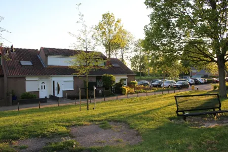 Cozy cottage in the park "De Kreek" in Bruinisse