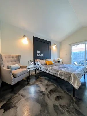 Tempe Cottage - ASU - Pets OK - 2 Free Bikes!