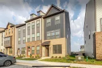 3-bedroom luxury vacation townhome in charming Glen Burnie with WiFi, AC Hotels near Pleasure Cove Marina - Maryland
