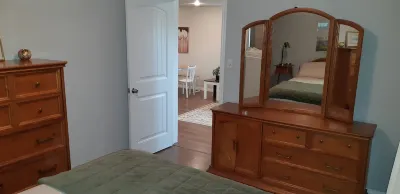 Blooming Beach Suite Retreat. 5 minutes to the beach, close to PEI National Park Hôtels à : 