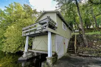 Sunset Special - Fish/Swim/Relax Hotels near Kinmount Model Railway and Kinmount Heritage Museum
