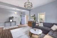 The Periwinkle Cottage, 3BR, 2BA Fort Mill Retreat. Close to Downtown!