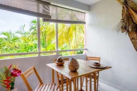 Quiet, airy T2 apartment