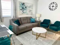 Center City with Recent Renos(King & Double Beds) 세인트존스 호텔