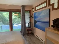 The Hobbit on Canopy Ridge Gabriola Hotels near Maffeo Sutton Park