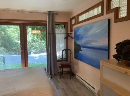 The Hobbit on Canopy Ridge Gabriola Отели в г. Нанаймо