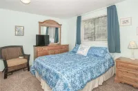 Beautifull ocean & beach views; 5 minutes walk to beach; WiFi; Casino near by