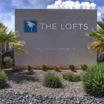 New • Loft 19 • Heated Pool • Pickle Ball • Trails Hotel Exterior