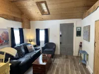 Seaman's Cottage #2 in Summerville Centre - Pet Friendly!