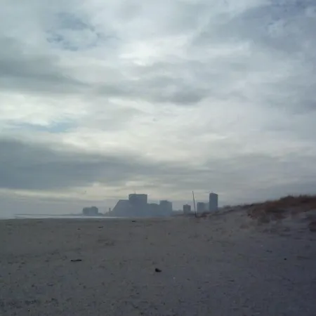 Newly Renovated, Beautiful Oceanfront Condo, 5 mins to Atlantic City