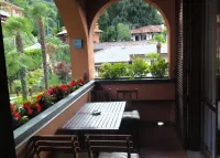 Apartment with Wifi, residential area, the peaceful and flowering of Stresa Hotel a Stresa