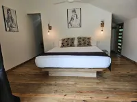 Jungle House, 100m From the Beach, With Private Pool Hotels in 