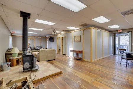 Large 4 BR home, tucked away in the trees