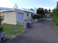 Cozy stand alone cottage with Bermuda Character Hotels in St. George's