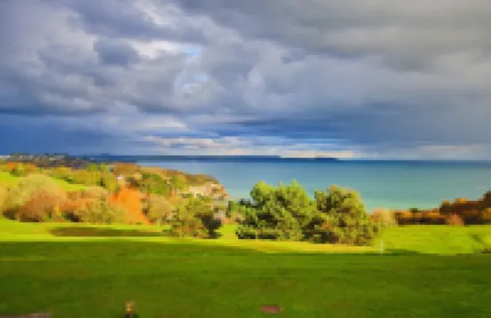 2 Bedroom Ground Floor Cottage with Fantastic Panoramic Sea View