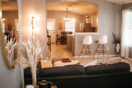 Living La Vida in Austin, Tx. near Tesla Giga, and COTA Отели рядом с достопримечательностью «Остин Хинду Темпл & Комм Сентер»