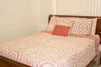 Charming 2BD Private Condo for Families/ 3 beds / washer and dryer in building