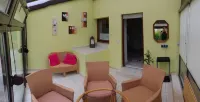 40 qm Wohnung mit Wintergarten / Gewölbekeller und Garten