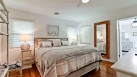 Luxury along Manatee River, close to Anna Maria beaches, heated pool & spa!