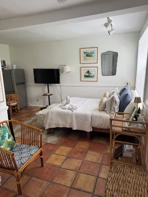 Coconut Cottage 1 bed & 1 bath