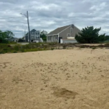 Coastal Plum Island Cottage Steps From Beach