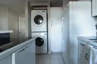 Charming 2-bedroom townhome with AC, WiFi in enchanting Aurora