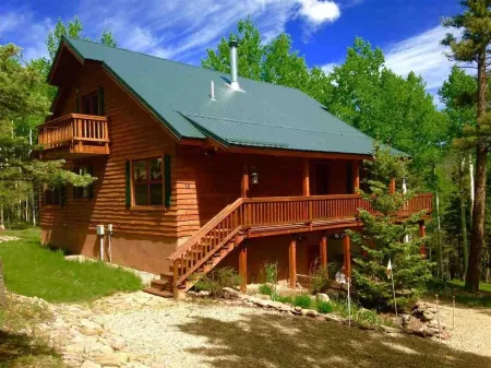 Charming Mountain Cabin