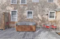 Fido friendly Walk to Red River Beach - Sleeps 20 - Hot tub - Bring your boat!