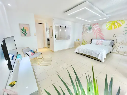 Pink Bliss Studio at Isla Verde w/pool and parking