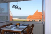 Apartment with sea view, TOP location on Schönberg beach, Baltic Sea, 2nd beach row
