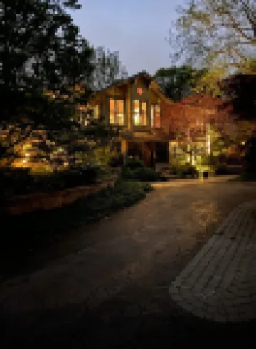 Suite nestled in a garden beside a 13 acre park in the heart of the city.