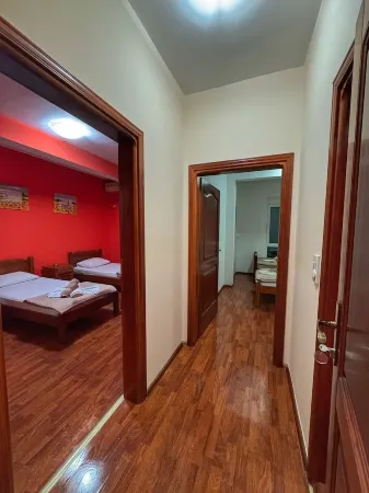 Apartment 9/A,red,for 5 People,500 Meters from Beach,Breakfast included Отели рядом с достопримечательностью «Ada Bojana»