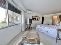 Punta del Este Spacious apartment in front of the beach with housekeeping
