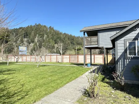 Enjoy this cozy family-style home along the Klamath River, just off HWY 101!