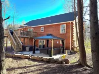 Spacious Log Cabin – Lake Access, Fire Pit & Fun