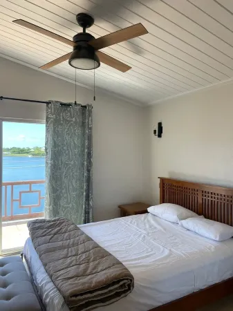 Beautiful 2BR and 2 en-suite bathroom with Marina and Sunset views