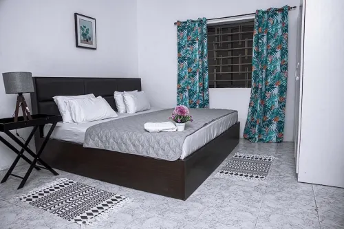 Cute and Cozy family home for short and long stays Hotels in Ga West