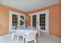 Tranquil 3BD Retreat in Gated Community: Close to Disney, Restaurants, & More!