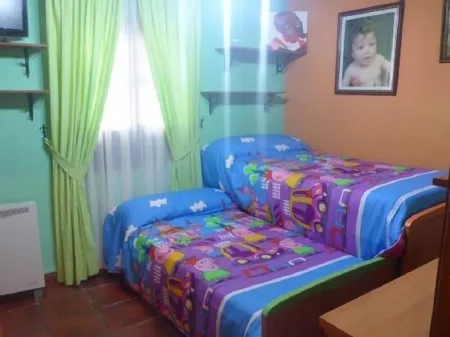 Casa Rural Los Morales, private pool, free WiFi, BBQ, 5km from Ronda.