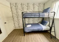 Mountain Style 4-bedroom Home near Jasper NP gate