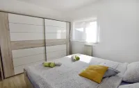Lovely new apartment with terrace Aeneas 2