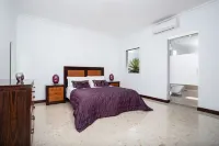 PURE LUXURY 4 Bedroom 5 bathroom Villa With  Heated pool, Aircon and Hot Tub