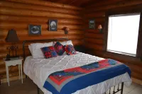 Welcome Travelers!  Renovated Log Cabin at Wind River Landing, Dubois, WY