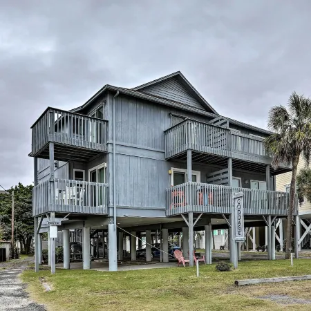 Breezy Murrells Inlet Condo w/ Deck: Walk to Beach