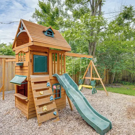 1 Mi to UO Campus - Family Home w/ Pool Table!