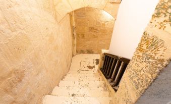 Historic Valletta Private Houses - Housity