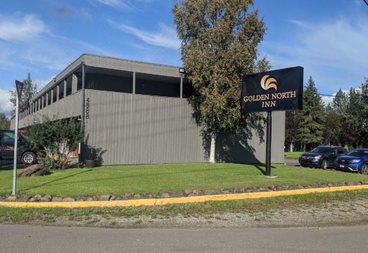 Golden North Inn Room