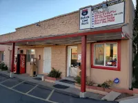 Deluxe Inn - Motel