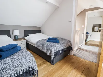 Sunbird Cottage Hotels near Biddulph Library